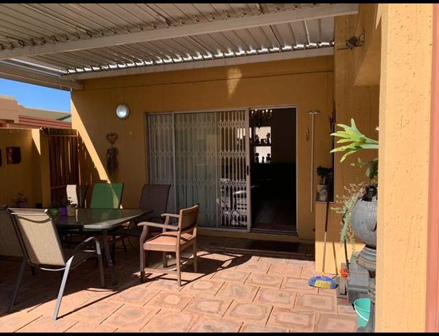 3 BEDROOM TOWNHOUSE FOR SALE IN VANDERBIJLPARK SE 3